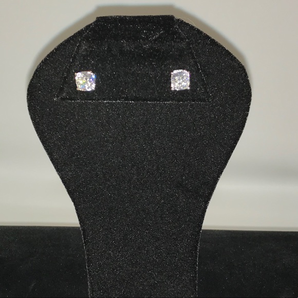 1ct Cushion Cut Solitaire Studs - Picture 10 of 17